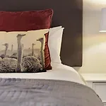 Stay In Luxury At Stonehill Place